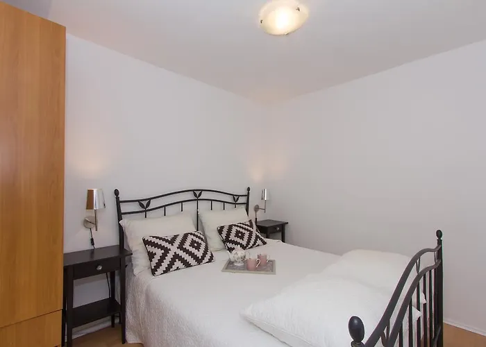 Apartments Vinko Apartment *